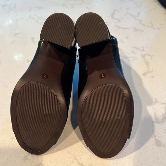 Black Heels - Picture 3 of 3